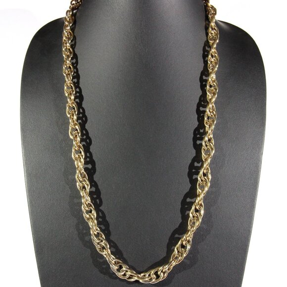 Trifari Jewelry - Vintage Trifari Gold Tone Chain Necklace